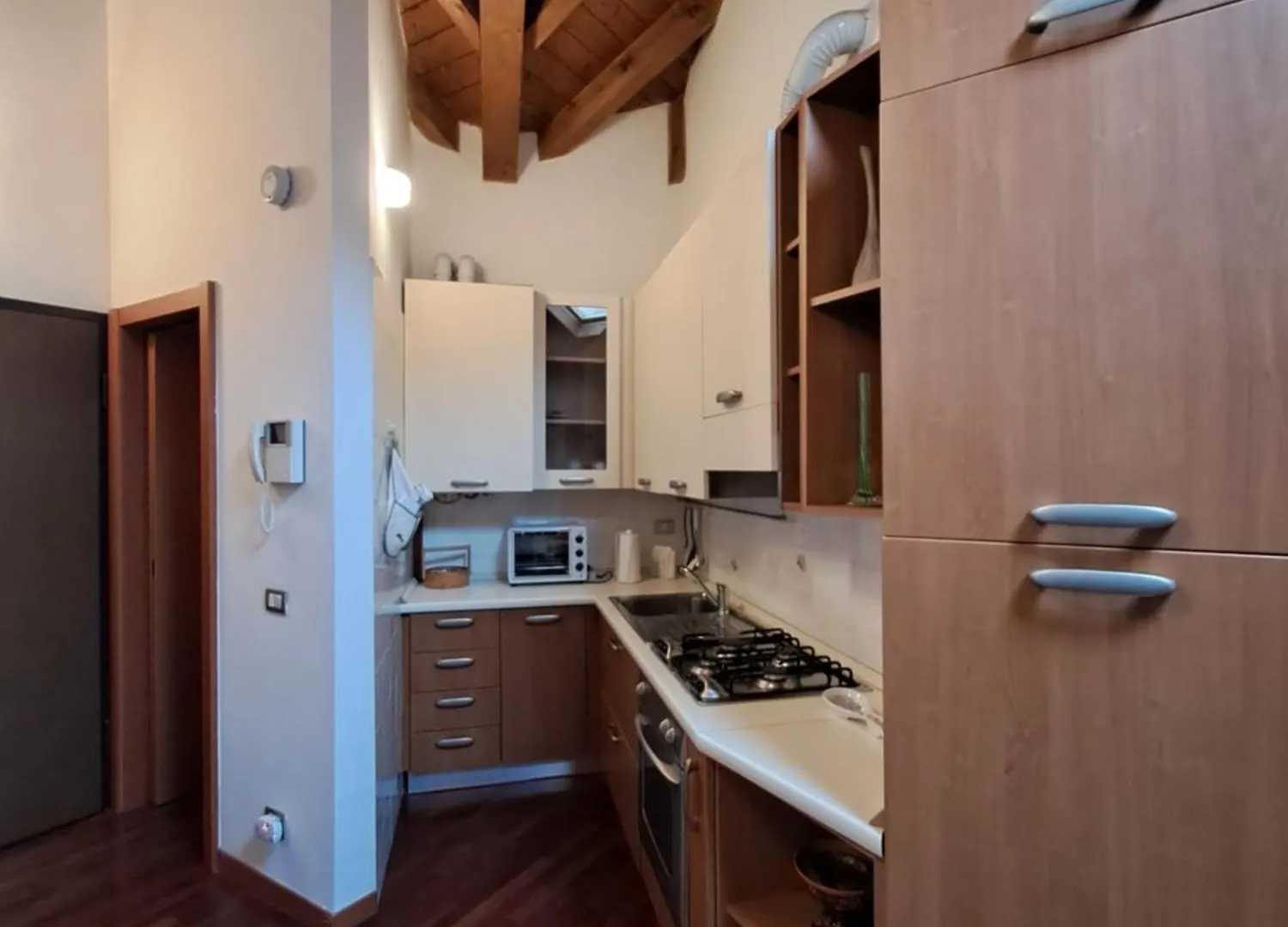 Апартаменты Casa Bea Elegante Mansarda Vicina A Fiera Перо